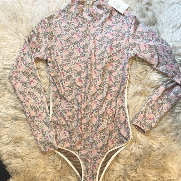 ACACIA Ehukai in Meadow - Picture 2 of 4